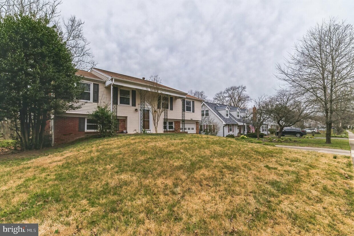 4377 Majestic Ln, Fairfax, VA 22033 House for Rent in Fairfax, VA