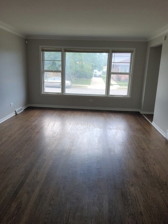 Building Photo - 2716 W 85th St