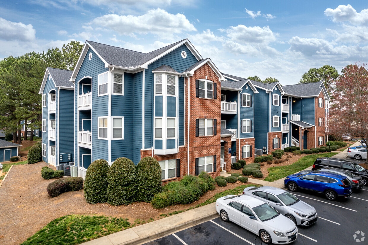 Primary Photo - Greys Harbor at Lake Norman