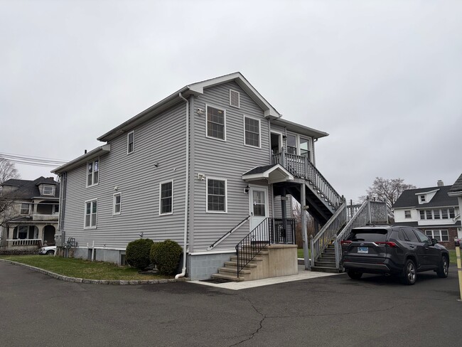 Building Photo - 3 Cottage St