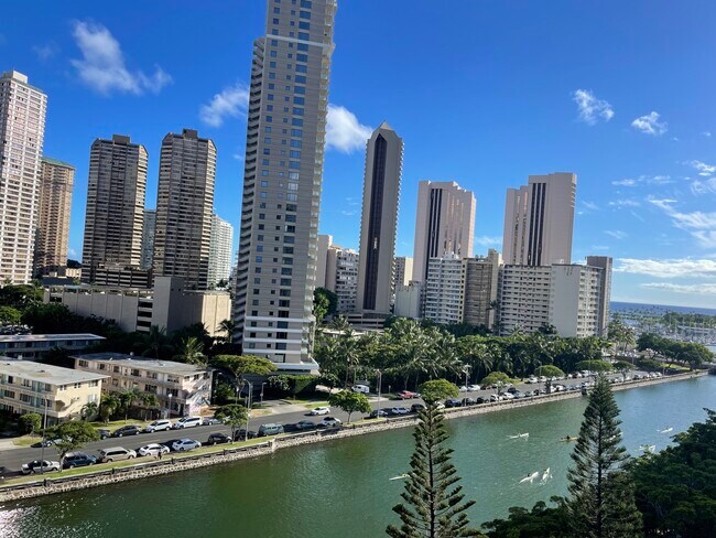 Building Photo - 1848 Kahakai Dr