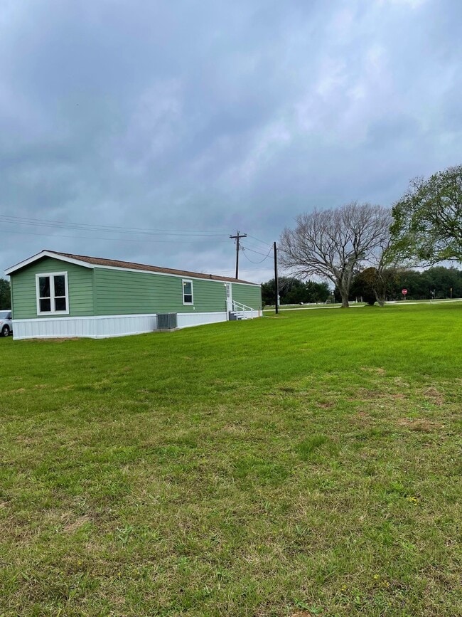 Foto del edificio - 6085 Adams Flat Rd