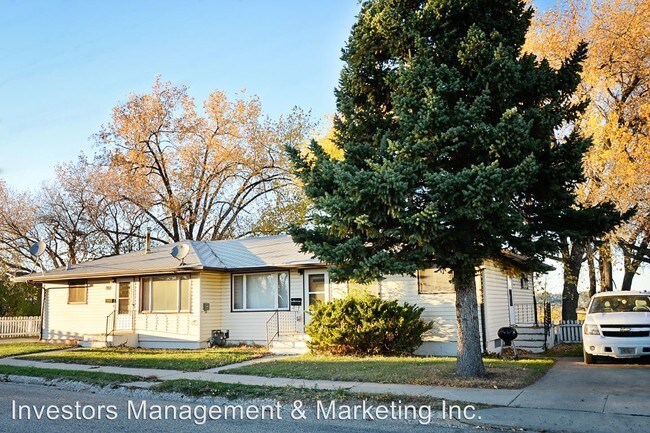 Foto del edificio - 700-702 5th Ave SW