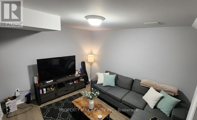 Photo du bâtiment - 85 Carrera Blvd