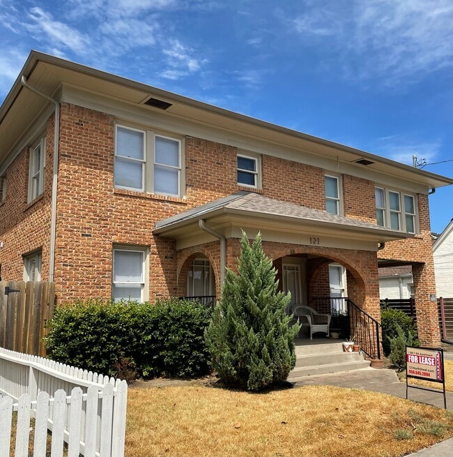 Close to restaurants, shops, nightlife, downtown, and a park & hike/bike trails. - 121 North St