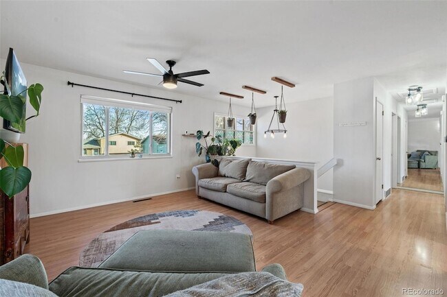 Building Photo - 1438 Laurette Dr