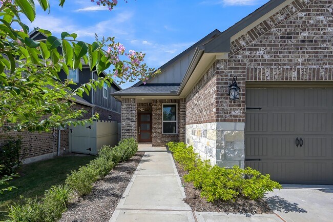 Building Photo - 9522 Sugar Berry Dr