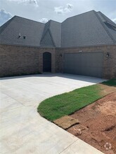 Building Photo - 4530 Enclave Dr