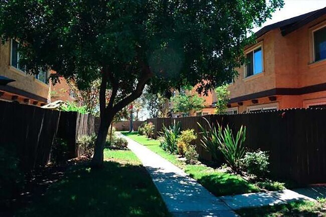 Foto del edificio - 12258 Runnymede St