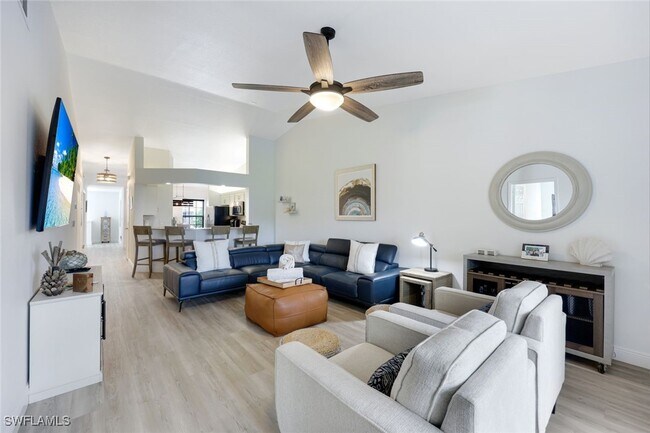 Foto del edificio - 824 Tanbark Dr