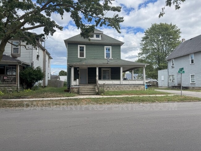Building Photo - 428 S Main St