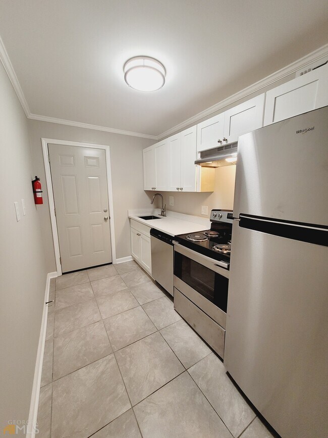 Foto del edificio - 458 Ira St SW