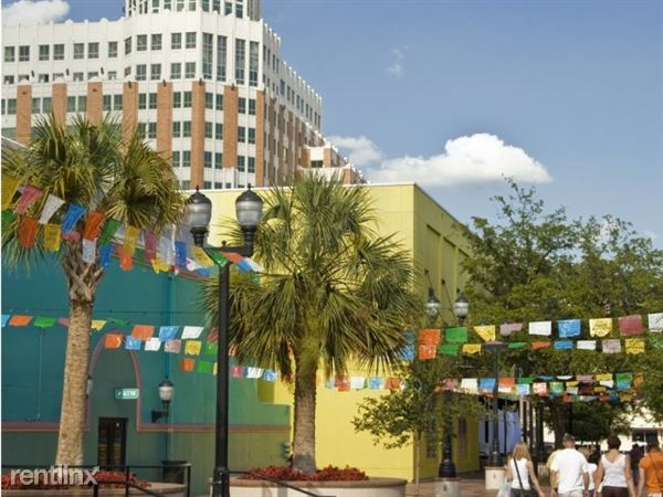 Building Photo - 500 N Santa Rosa St