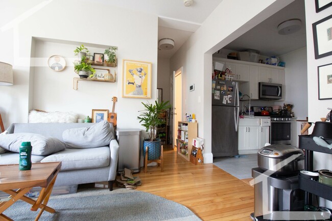 Building Photo - Avl Now! Renovated 2BR in Allston, no fee!