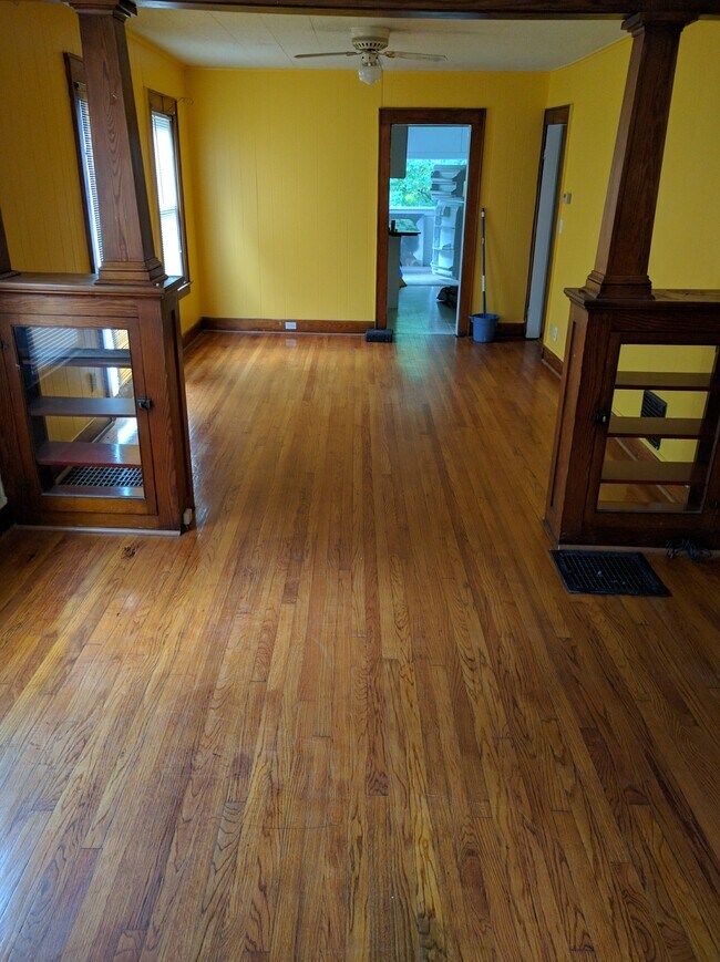Building Photo - 217 Crescent ave