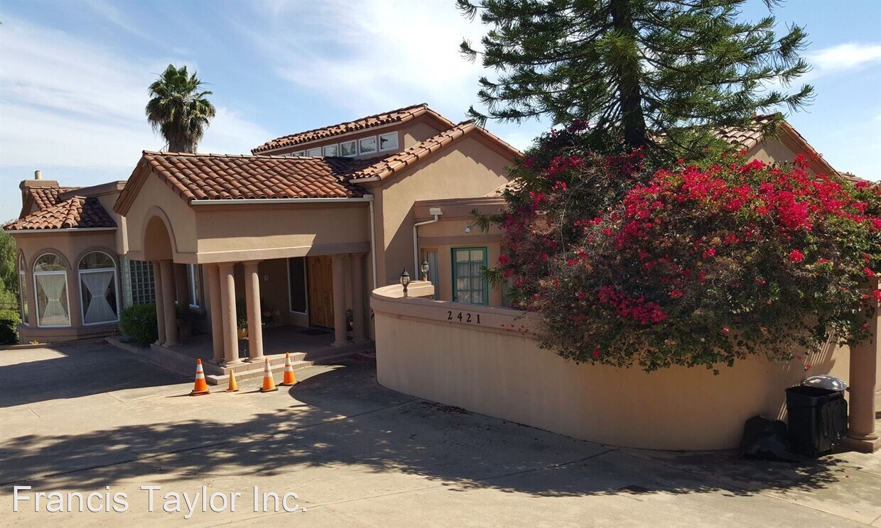 2421 Royal Crest Dr, Escondido, CA 92025 House Rental in Escondido