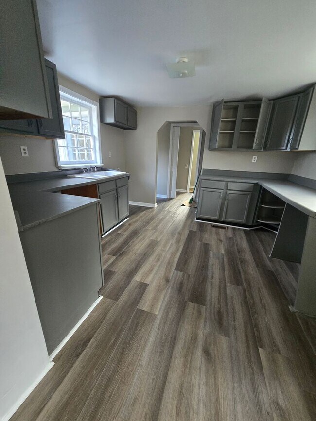 Foto del edificio - Three Bedroom Home in East Brainerd With ALL Utilities Included