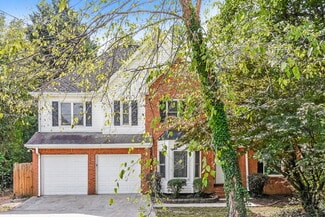 Building Photo - 1798 Poinsettia Dr