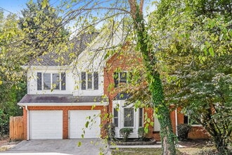 Building Photo - 1798 Poinsettia Dr