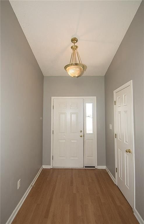 Building Photo - 10916 Trailwood Dr