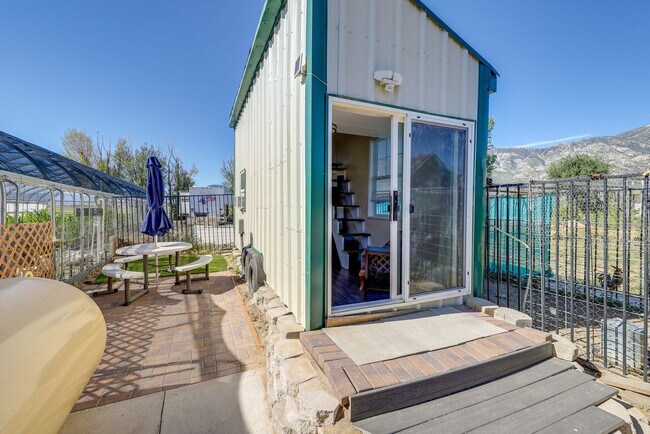 Foto del edificio - 445 Hansen Ln