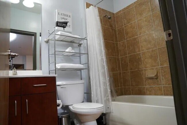 Foto del edificio - 898 Oak St SW