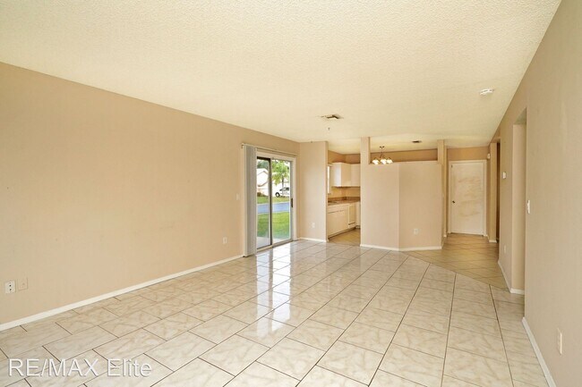 Building Photo - 3 br, 2.5 bath House - 1098 Goldenrod Cir NE
