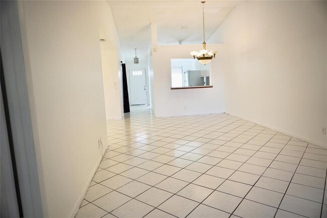 Building Photo - 5600 N Park Rd