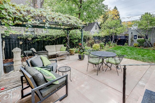 Building Photo - 2105 S Fillmore St