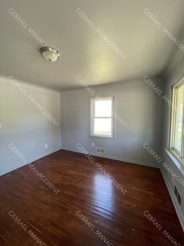 Foto del edificio - 748 Barrie Ave