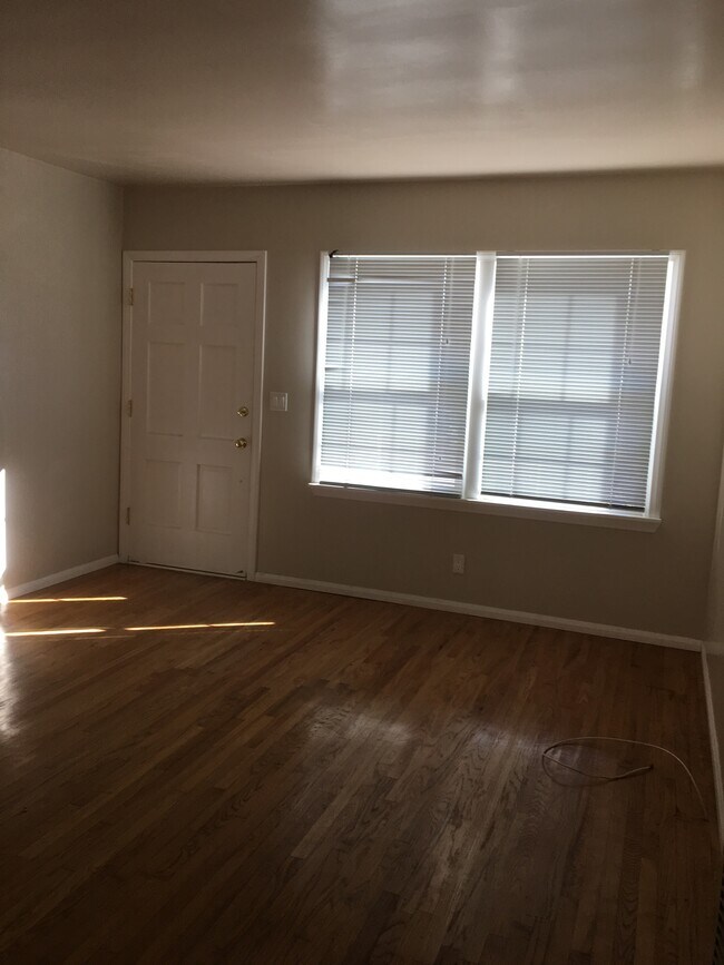 Building Photo - 15730 Halldale Ave