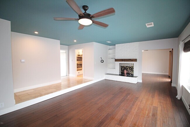 Foto del edificio - 131 Beverly Dr