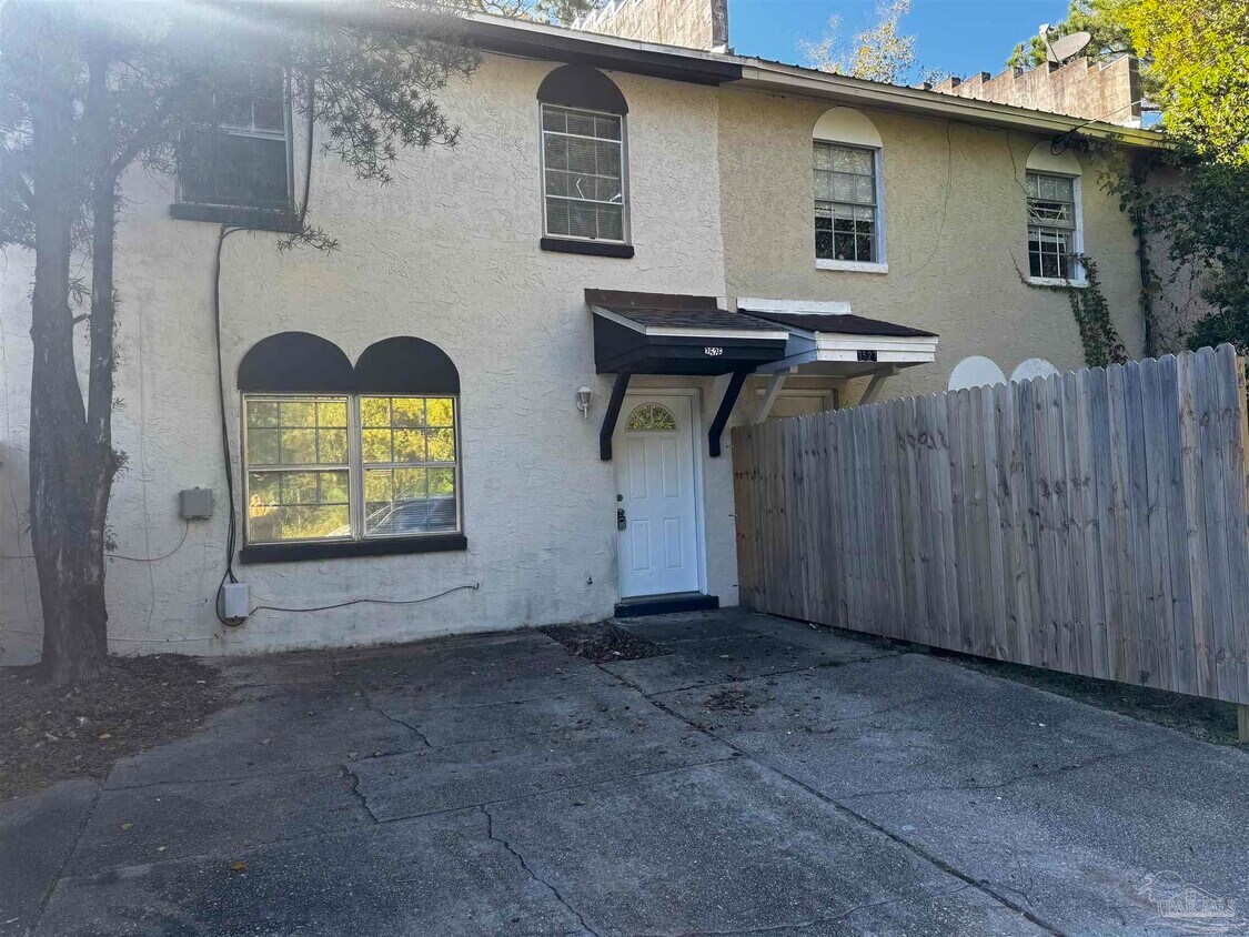 Foto principal - 3525 N Blue Angel Pkwy