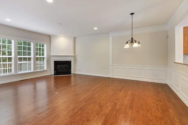 Building Photo - 366 Ardmore Ct NW