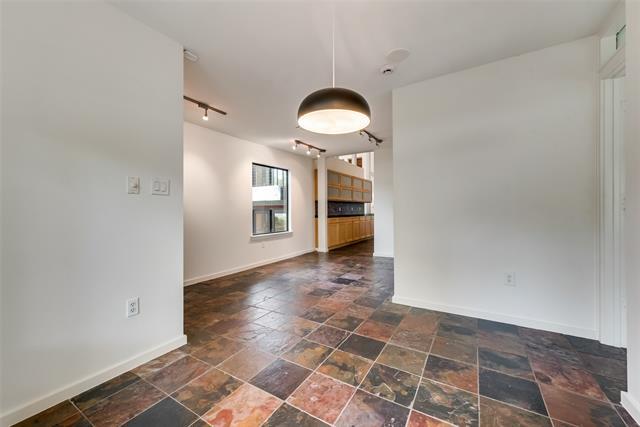 Building Photo - 8614 San Leandro Dr