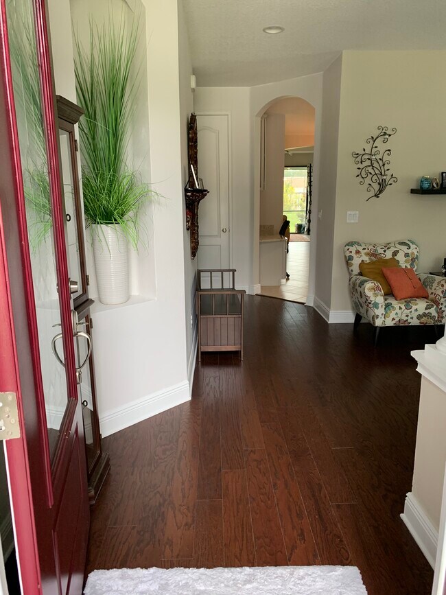 Walking in the front door. - 118 Elina Sky Dr
