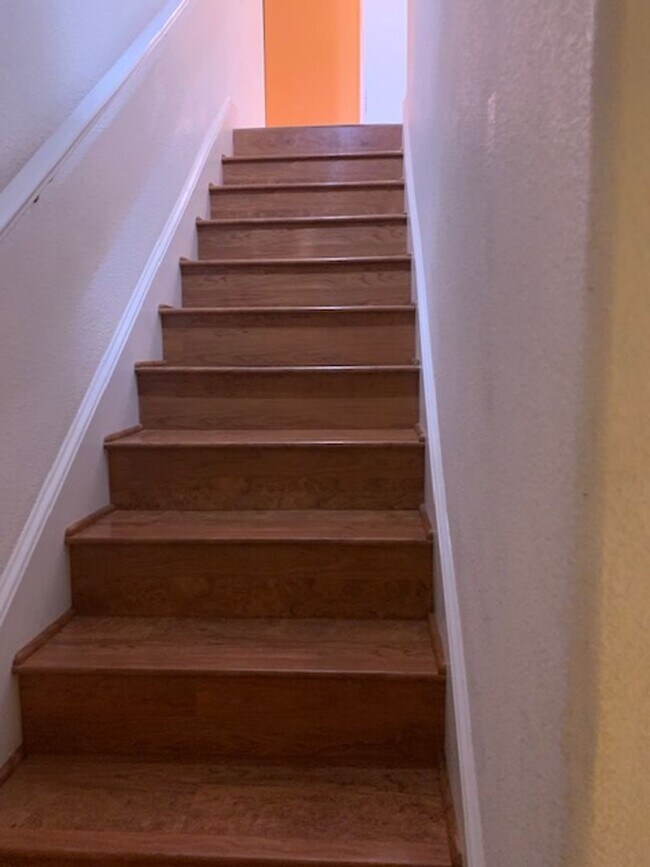 Foto del edificio - 838 Tarragon Ln