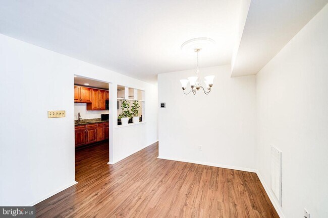 Foto del edificio - 12709 Gordon Blvd