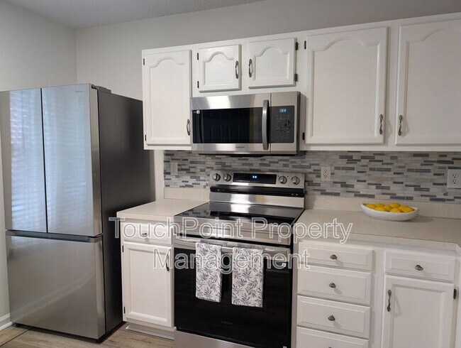 Foto del edificio - 9216 4 Mile Creek Rd