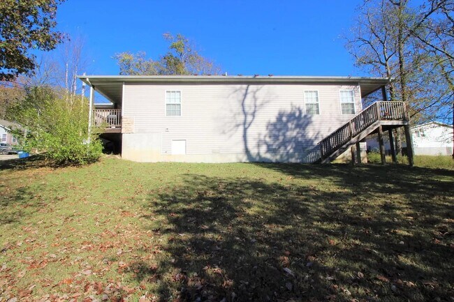 Building Photo - 1014 Homestead Rd