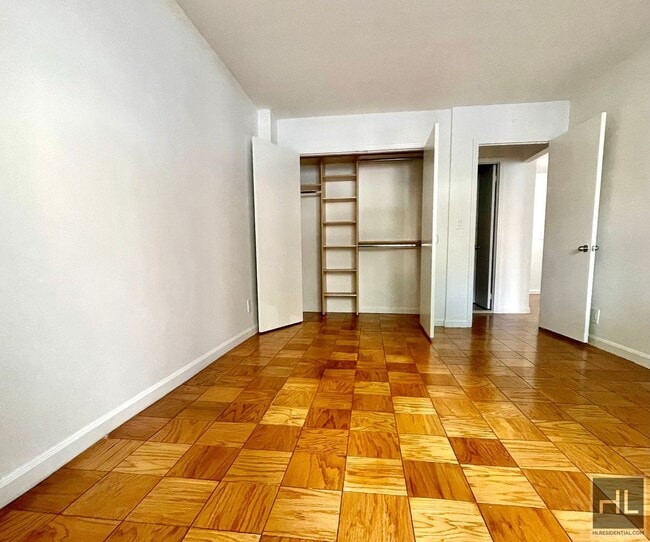 Building Photo - AMAZING ONE BEDROOM APARTMENT!! AMAZING DE...