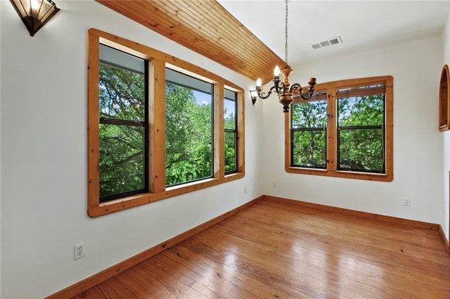 Foto del edificio - 2406 Riverside Farms Rd