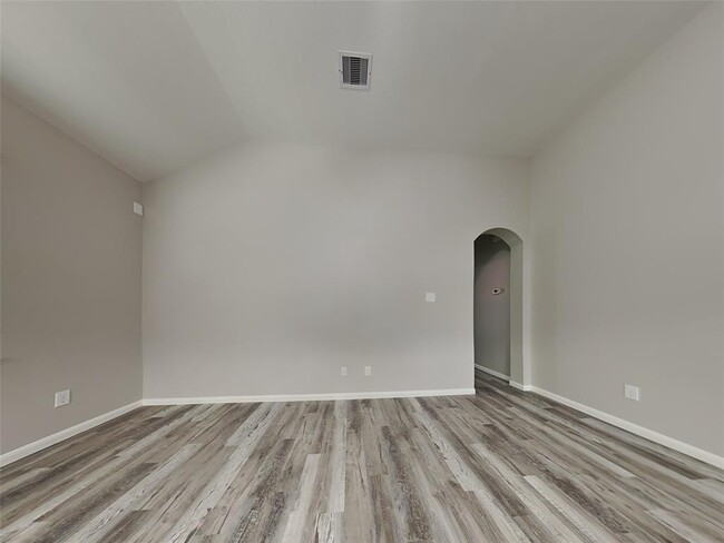 Building Photo - 3911 Mossy Spring Ln
