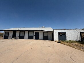 Building Photo - 523 W 12th St