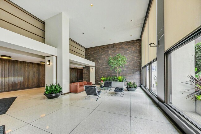 Foto del edificio - 5455 N Sheridan Rd
