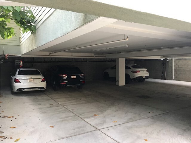 Foto del edificio - 83 N Meridith Ave