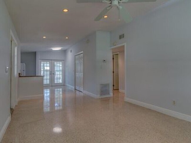 Building Photo - 660 14th St