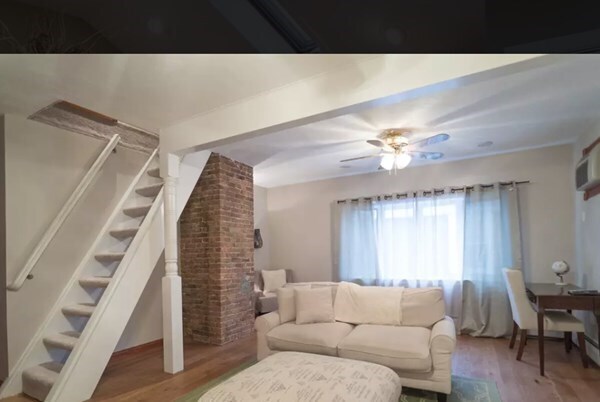 Foto del edificio - 306 Hurley St