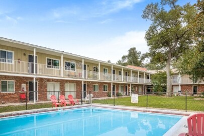 Foto del edificio - 240 Harmon Ave