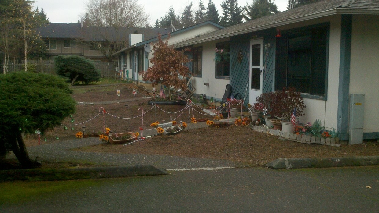 Primary Photo - 13217-13225 SE Powell Blvd